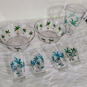 Palm Tree Plasticware Set